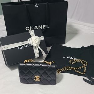 Chanel hand/shoulder bag